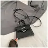 Bolsa Kelly Feminina Tendência e Estilosa 2025 Nova Moda Casual Padrão Crocodilo Bolsa de Ombro Bolsa Transversal Cor Sólida Tendência