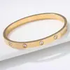 Atacado do Fabricante Venda Quente Transfronteiriça Joias Simples Pulseira de Aço Inoxidável Cheia de Diamantes Pulseira de Aço Titânio Modelo Mais Vendido Feminino