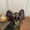 Bolsa de Rivets Doce e Cool para Menina Apimentada 2026 Nova Retro Estilosa Grande Capacidade Bolsa de Mão Ombro Transversal Sob o Braço para Mulheres