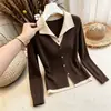 Cárdigan de Punto Falso de Dos Piezas con Bloques de Color y Cuello Polo para Mujer Otoño 2026 Estilo Coreano Ajuste Delgado Temperamento Suéter Adelgazante Capa Base