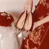 Zapatos Rojos de Boda China Zapatos de Novia Zapatos Planos para Brindar Mujer 2025 Nuevo Boda Xiuhe Vestir Vestido de Novia Principal Dos Usos