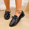 Mocasines de mujer de talla grande con lazo y suela blanda para cruzar la frontera, modelo de otoño 2026, zapatos slip-on de cuero suave con punta redonda para mujer, en stock
