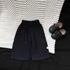 Conjunto Estiloso de Colete Jeans Coreano para Meninos, Nova Moda Outono para Crianças, Camiseta Básica Listrada + Calça de Cintura Alta