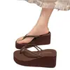 Chanclas de cuña de tacón medio con plataforma gruesa para mujer, sandalias de doble tira para exteriores, que aumentan la altura, antideslizantes, a la moda, adecuadas para vacaciones en la playa y uso en exteriores