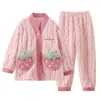 Conjunto de pijama de fleece coral para meninas para outono e inverno de 2026, novo roupão infantil de flanela espessada para meninas