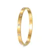 Moda Transfronteiriça Joias de Casal de Luxo Leve Pulseira de Dez Diamantes Fivela Pulseira Completa em Diamante Aço Titânio Fabricante Atacado Modelos de Casal
