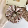 Scrunchie Floral Doce Estilo Coreano para Mulheres, Elástico de Cabelo Chic Preguiçoso, Acessório de Cabelo na Cor Café, Versátil para Penteados de Coque do Dia a Dia