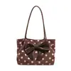 Bolso tote de ante con lunares y lazo de estilo coreano de moda para mujer, nuevo y moderno 2026, versátil, de gran capacidad, para llevar bajo el brazo
