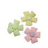 Tela Nueva Color Caramelo Cuadros Flor Niños DIY Adorno para el Cabello Broche Accesorios para Bolsos Flor Rellena de Algodón Accesorios Florales Venta al por Mayor
