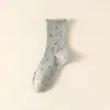 Nova coleção de outono: meias femininas de renda, meias de cano médio, modernas e estilosas, absorventes de suor e respiráveis, versáteis, com design de laço, e meias longas e com babados