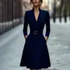 2026 Dropshipping de Comércio Exterior Europeu e Americano Transfronteiriço: Vestido de cor sólida, cintura ajustada, decote V, manga longa, saia rodada, vestido feminino de outono