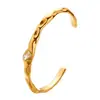 Pulseras de Acero Inoxidable Transfronterizas Europeas y Americanas, Pulseras Abiertas Simples y Versátiles, Pulseras de Acero de Titanio con Patrón Martillado de Zirconia de Colores en Forma de C