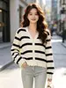 Suéter de Punto de Cuello Redondo para Mujer 2026 Otoño/Invierno Nuevo Cárdigan de Punto Rayado Primavera/Otoño Top Ajustado de Manga Larga Algodón Negro