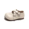 Zapatos Mary Jane de Princesa para Niñas 2026 Otoño/Invierno Nuevo Estilo Correa Cruzada Retro Simples de Cuero para Niños Pequeños Versión Coreana Zapatos Individuales