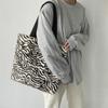 Bolsa com estampa de zebra feminina, popular na internet, estilo japonês, de um ombro, harajuku, ulaazng, bolsa de estudante de grande capacidade, bolsa de lona