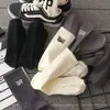 Calcetines mujer desodorantes absorbentes de sudor invierno con felpa ins modernos combinan con todo letra deportivos engrosados de buena apariencia calcetines de pareja
