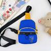 Bolsa Infantil para Meninos 2026 Novo Estilo Coreano Letra Cor de Bebê Color Block Bolsa de Peito Leve Bolsa Transversal de Lona para Menino Pequeno Exportação