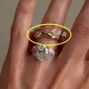 Impresionante anillo de diamantes vintage, diseño de nicho retro exquisito de lujo ligero con un toque de alta gama y artesanía intrincada
