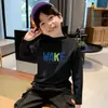 Camiseta Térmica de Manga Larga con Cuello Medio Alto para Niños de Talla Mediana a Grande, Estilo Nuevo Otoño/Invierno 2026, Pulóver Versátil como Prenda Base