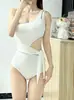 Bikini de una pieza estilo coreano nuevo, sexy, adelgazante, que cubre el abdomen, con huecos que revelan la cintura, triangular, conservador