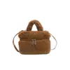 Yozzi 2026 outono inicial nova moda versátil retrô bolsa de câmera de mão, bolsa tipo caixa de ombro único transversal, bolsa de pelúcia