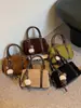 Bolsa de camurça para mulheres, nova coleção outono/inverno 2026, design de nicho, bolsa transversal, acabamento fosco popular, bolsa tote retrô