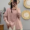 Camisa de algodão com listras artísticas, dupla camada de gaze, para primavera e outono, gola quadrada, moda casual, manga longa, top versátil, solto e modelador