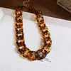 Collar Geométrico Exagerado Estilo Europeo y Americano, Lujo Accesible y Cadena para Clavícula de Gama Alta, Diseño de Collar de Moda Elegante para Mujer Nicho