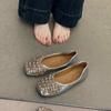 Sapatos Baixos com Pedrarias e Salto Escondido para Mulheres, Estilo Francês de Luxo Primavera/Verão 2026 Mocassins para o Dia a Dia Inspirados em Chanel