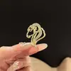 Broche de Caballo Moneda Roja para Mujer, Año del Zodiaco, Diseño Nuevo, Exquisito Pin Accesorio