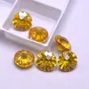 Zirconia redonda cortada de crisantemo amarillo dorado