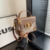 A popular bolsa pequena deste ano moda feminina all-matching 2023 novo ombro retrô bolsa mensageiro caixa portátil bolsa quadrada pequena