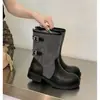 Botas Casuais de Meia-Cança Estilo Britânico Patchwork Retrô com Fivela Femininas 2026 Outono Novas Botas Curtas Confortáveis Bico Redondo Botas Martin