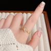 Anillo Abierto de Flor de Concha Dulce de Celebridad de Internet Diseño Nicho Sentido de la Moda Elegante Exquisito Anillo de Dedo Combinable para Mujeres