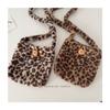 2025 Nuevo Bolso Cruzado de Felpa con Estampado de Leopardo, Monedero, Hombro Único, Moda Exterior, Bolso Cruzado de Felpa Versátil