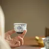 Taza de té de loto plateada pintada a mano, taza de maestro, taza de invitado, taza Luo Han, juego de té de cerámica, taza de degustación de té azul y blanco, juego en caja de regalo
