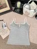 Camisola Rayada Básica Versátil con Cuello Cuadrado, Botones y Copas Integradas, Top Amigable con la Piel, Sexy y a la Moda con Hermoso Diseño en la Espalda