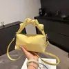 Bolso pequeño de moda transfronterizo para mujer, nuevo diseño de nicho de moda 2026, bolso cruzado cuadrado pequeño exquisito para el día a día y para ir al trabajo