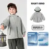 Jaqueta Impermeável de Menino Europeu para Uso Externo Outono 2026 Nova Roupa Infantil Estilo Primavera e Outono Top Tendência para Crianças Pequenas