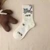Meias Originais Novas de Primavera, Meias Femininas Sem Costura, Estilo Coreano Estilo Ins Gato Cauda 3D Desenho Animado Meia de Cano Médio Tendência Feminina