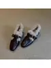 Zapatos cálidos de felpa retro estilo francés con hebilla de cinturón, nuevo modelo otoño e invierno 2026, zapatos de tacón grueso de punta cuadrada para mujer