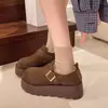 Sapatos Birkenstock com forro de fleece e sola grossa para mulheres, sapatos de inverno 2026 novo modelo, sapatos casuais para neve, slip-on com fivela, sapatos versáteis de algodão