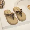 Chinelos Casuais Estilo Coreano para Meninas, para Usar ao Ar Livre, Novo Modelo Verão 2026, Sola Macia, Antiderrapante, Sola Grossa, Sapatos de Praia, Estilosos