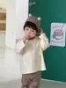 Roupas de Outono para Crianças Estilo Coreano Moda Infantil 2026 Novas Roupas para Meninos Estilo Outono Conjunto de Camiseta e Calça Listrada para Meninos