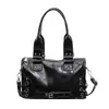 Bolso de hombro moderno y genial estilo motero con remaches para mujer, nuevo bolso de mano de moda 2026, elegante bolso tipo almohada con un toque de alta gama, bolso cruzado