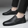Zapatos especiales de piel genuina para hombre sandalias zapatos de playa zapatos casuales para hombre zapatos de papá cuero suave suela suave resistente al desgaste transpirable