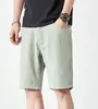 Pantalones cortos de mezclilla blanca ligeros de verano para hombre, entrepierna de 5 pulgadas, pantalones de longitud media modernos estilo coreano, moda de alta gama