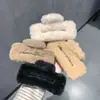 Presilha de Cabelo Quadrada de Pelúcia Outono e Inverno Presilha de Pelúcia de Alta Qualidade Versátil Fofa Presilha de Cabelo Média Grampo para a Parte de Trás da Cabeça