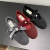 Sapatos Mary Jane Inspirados em Chanel Estilo Francês 2026, Forrados com Lã, Quentes, Bico Redondo, Boca Rasa, Adequados para Combinar com Vestidos, com Laço e Detalhes de Pérolas, Sapatos de Festa