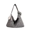 Bolsa Tote de Moda com Bolinhas Nova Bolsa Casual Feminina Grande Capacidade Estrelas Outono 2026 Estilo Coreano Simples Bolsa Dumpling para o Trabalho
